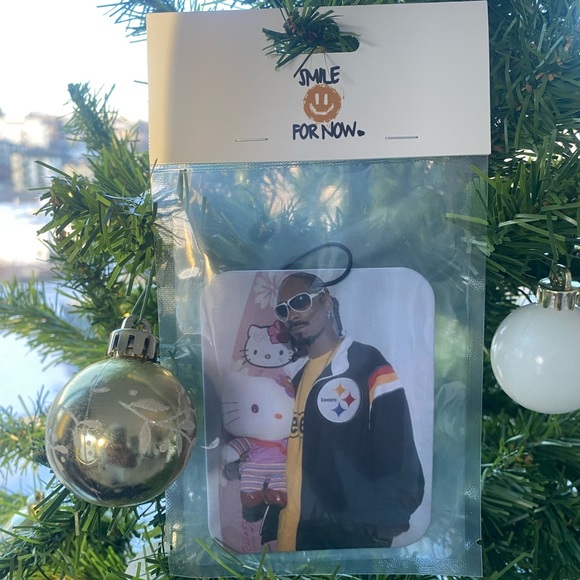 Hanging Car / Air Freshener - Versace - Snoop Dogg x Hello Kitty Air Freshener - Picture 2 of 2
